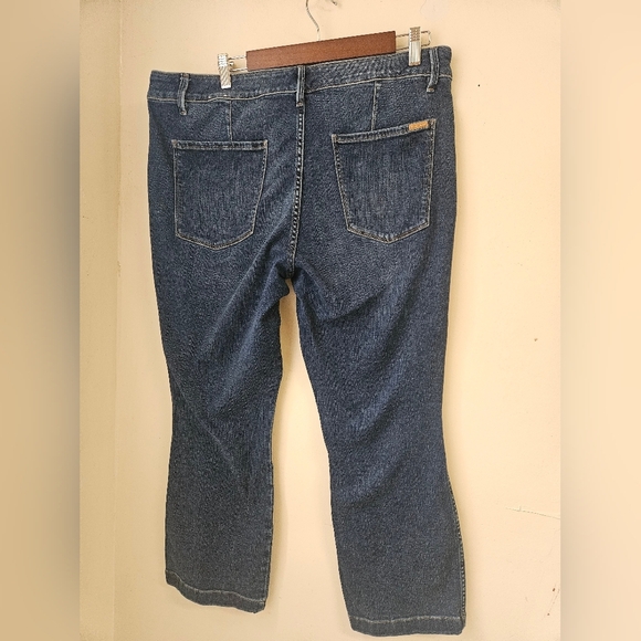 White House Black Market ,Size 16L The Boot Crop Women's Blue Jeans. - Picture 2 of 11